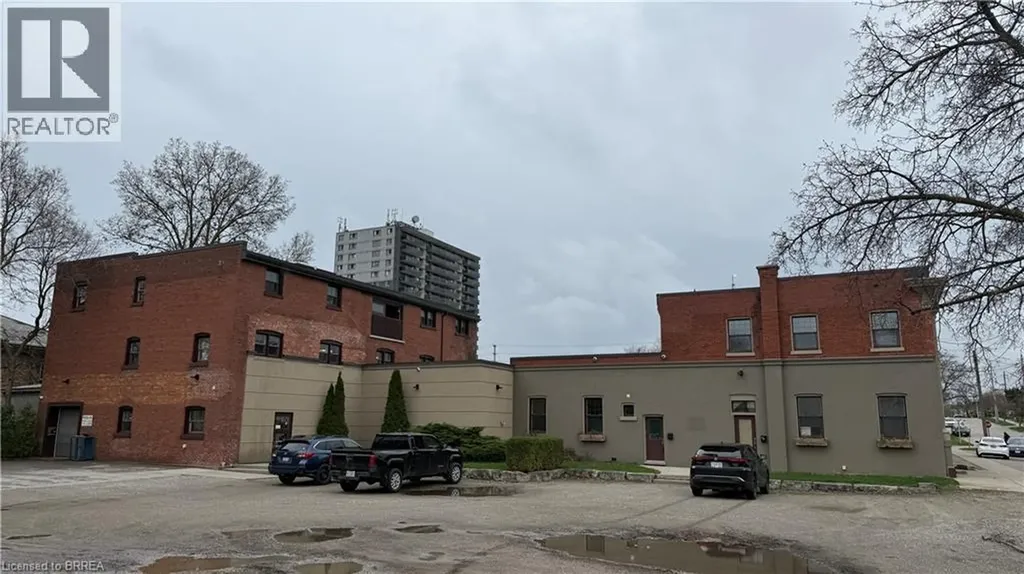 137 Nelson Street Brantford ON N3S 4B5