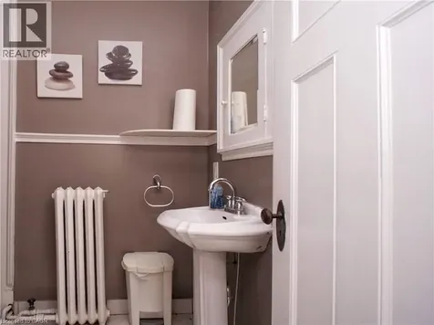 429 Queen Street South Kitchener ON N2G 1W6
