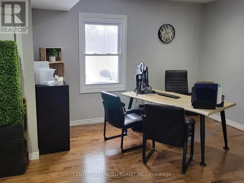 2108 Nathaway Drive Selwyn ON K0L 3G0