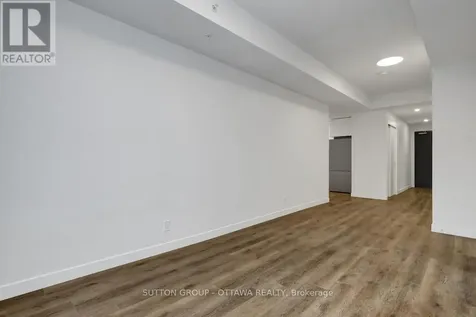 399 Winston Avenue Ottawa ON K2A 1Y8