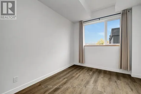399 Winston Avenue Ottawa ON K2A 1Y8