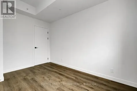 399 Winston Avenue Ottawa ON K2A 1Y8