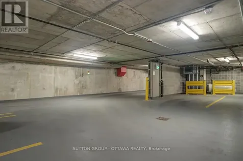 399 Winston Avenue Ottawa ON K2A 1Y8