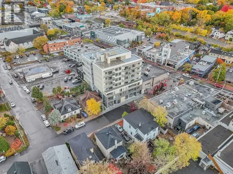 399 Winston Avenue Ottawa ON K2A 1Y8