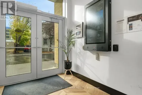 399 Winston Avenue Ottawa ON K2A 1Y8
