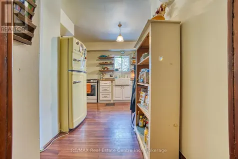 34 Wellington Street Mapleton ON N0G 1P0