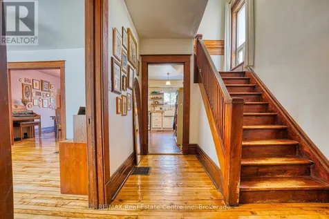 34 Wellington Street Mapleton ON N0G 1P0
