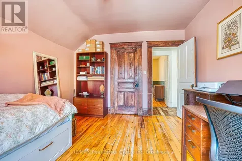34 Wellington Street Mapleton ON N0G 1P0