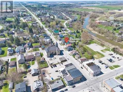 34 Wellington Street Mapleton ON N0G 1P0