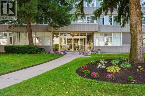 30 Harrisford Street Hamilton ON L8K 6N1