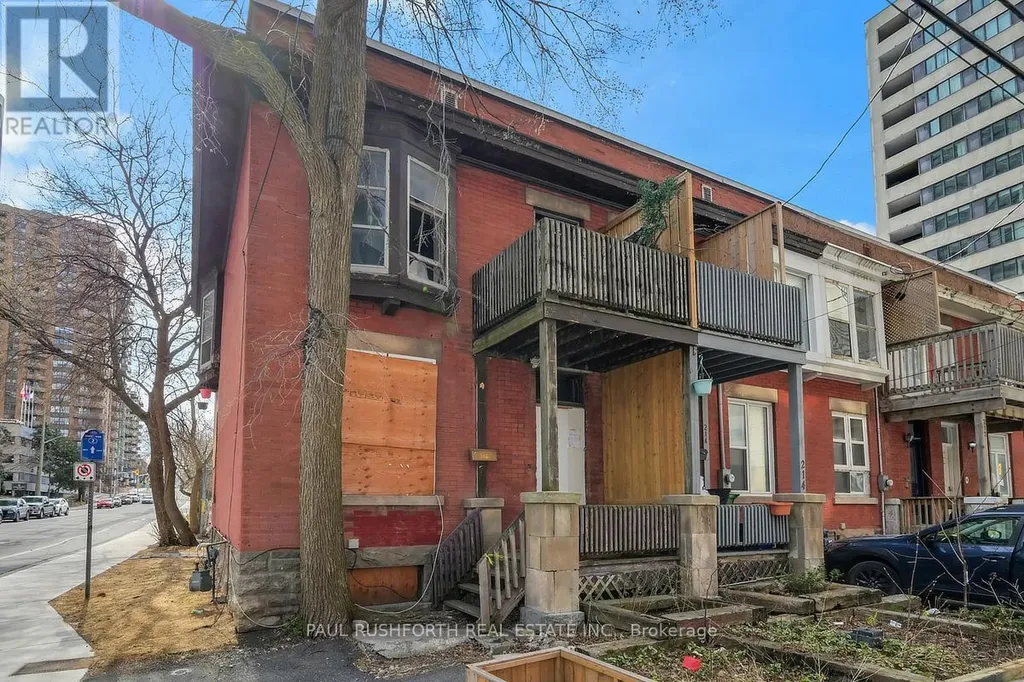 216 Bay Street Ottawa ON K1R 5Y9