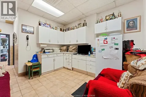 871 Erie Street East Windsor ON N9A 3Y7