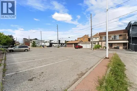 871 Erie Street East Windsor ON N9A 3Y7