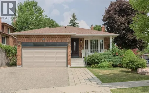 3 Pottery Crescent Brampton ON L6S 3S2