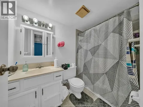 3936 Wyandotte Street East Windsor ON N8Y 4V1