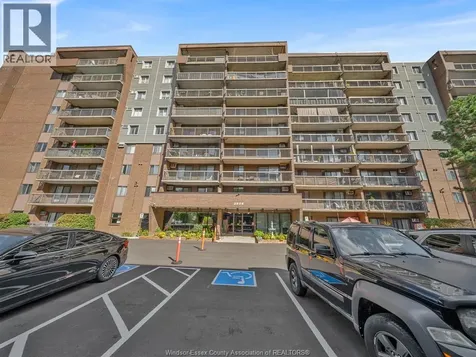 3936 Wyandotte Street East Windsor ON N8Y 4V1