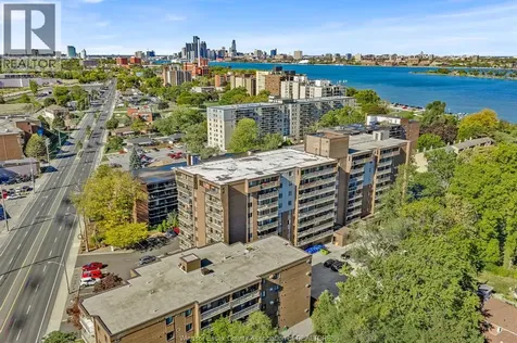 3936 Wyandotte Street East Windsor ON N8Y 4V1