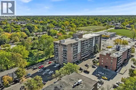 3936 Wyandotte Street East Windsor ON N8Y 4V1