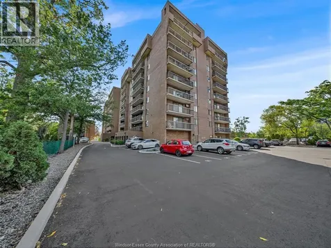 3936 Wyandotte Street East Windsor ON N8Y 4V1
