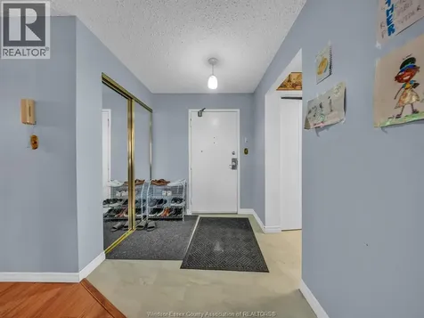 3936 Wyandotte Street East Windsor ON N8Y 4V1