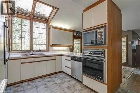 1296 Cumnock Crescent Oakville ON L6J 2N7