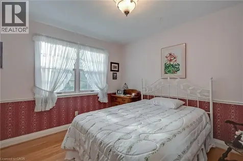1296 Cumnock Crescent Oakville ON L6J 2N7