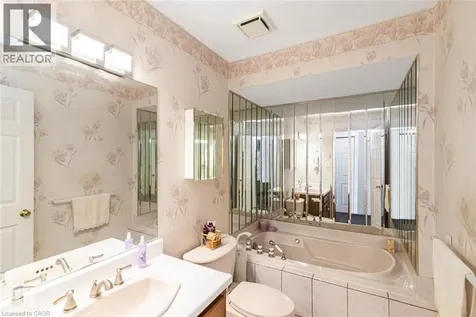 10 Wentworth Drive Grimsby ON L3M 5G3