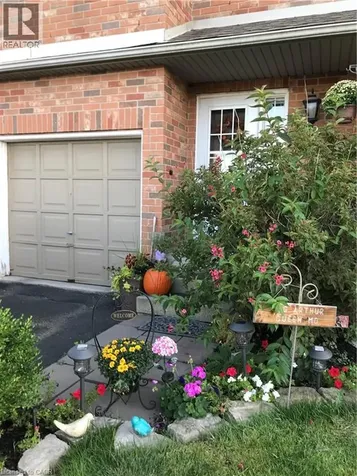 10 Cadham Boulevard Hamilton ON L8W 3X6