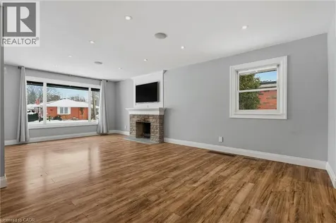20 Shirley Street Dundas ON L9H 4S3