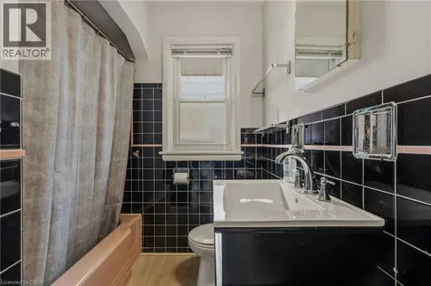 20 Shirley Street Dundas ON L9H 4S3