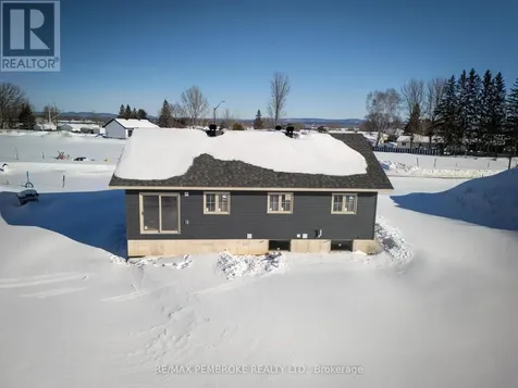 13 Eddy Crescent Pembroke ON K8A 0M1