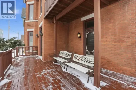 27 Ontario Avenue Hamilton ON L8N 2X1