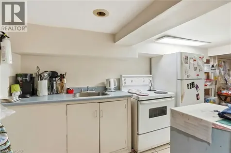 27 Ontario Avenue Hamilton ON L8N 2X1