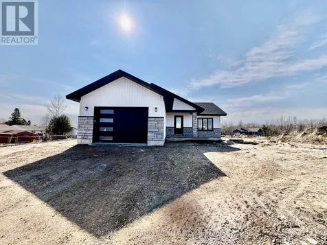 62 Eddy Crescent Pembroke ON K8A 0M1