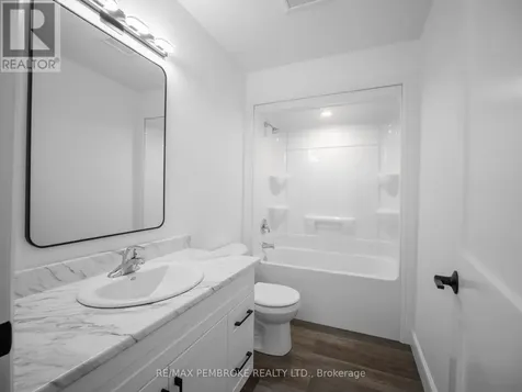 62 Eddy Crescent Pembroke ON K8A 0M1