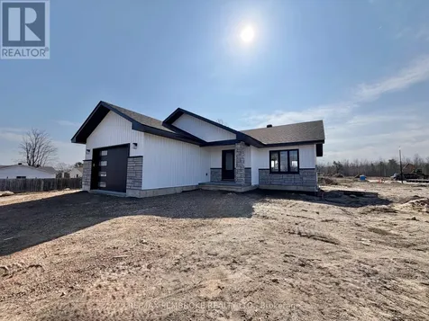62 Eddy Crescent Pembroke ON K8A 0M1