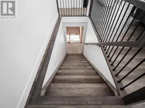 62 Eddy Crescent Pembroke ON K8A 0M1