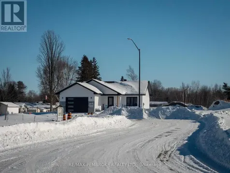 62 Eddy Crescent Pembroke ON K8A 0M1