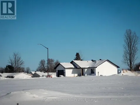 62 Eddy Crescent Pembroke ON K8A 0M1