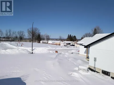 62 Eddy Crescent Pembroke ON K8A 0M1