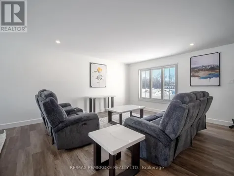 62 Eddy Crescent Pembroke ON K8A 0M1