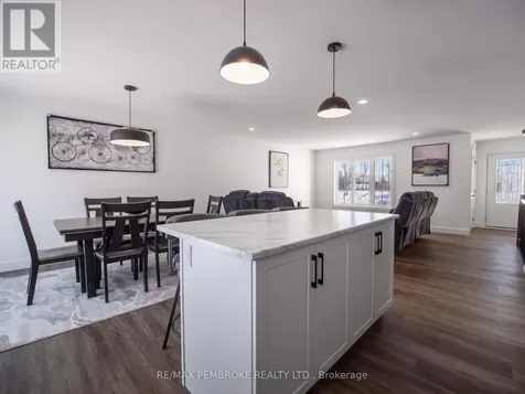 62 Eddy Crescent Pembroke ON K8A 0M1