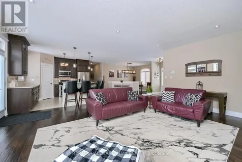 11 Harry Parker Place Adjala-tosorontio ON L0M 1J0