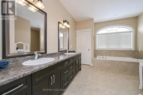 11 Harry Parker Place Adjala-tosorontio ON L0M 1J0