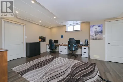 11 Harry Parker Place Adjala-tosorontio ON L0M 1J0