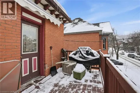 27 Ontario Avenue Hamilton ON L8N 2X1
