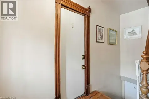 27 Ontario Avenue Hamilton ON L8N 2X1