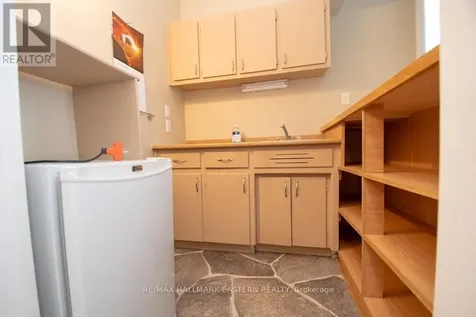 10 Hill Street Selwyn ON K0L 2H0