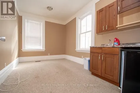 10 Hill Street Selwyn ON K0L 2H0