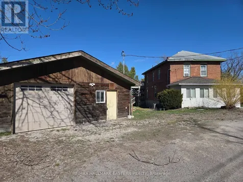10 Hill Street Selwyn ON K0L 2H0